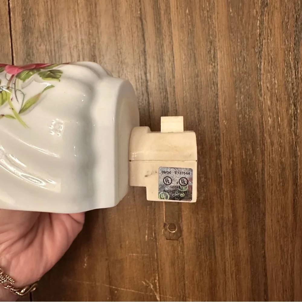 Avon vintage porcelain